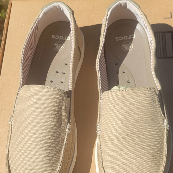 Crocs Women's Walu Loafer | Loafers for Women | Walking Shoes for Women Size 11 - Picture 3 of 12